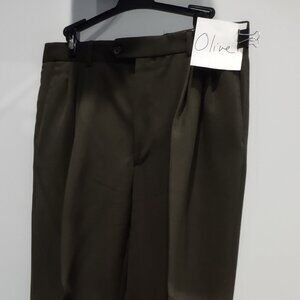 Pronto Uomo olive, cuffed, pleated pants (32 in waist)